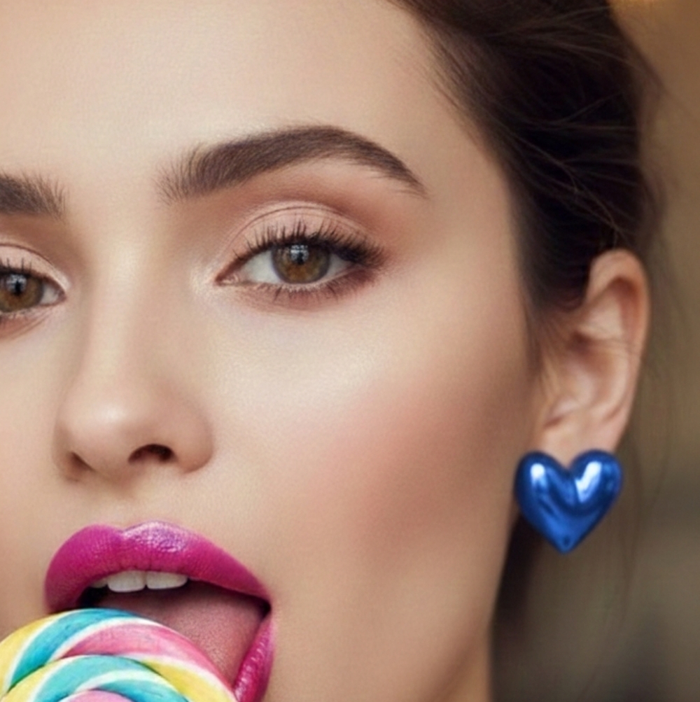 Elegant Heart-Shaped Earrimgs